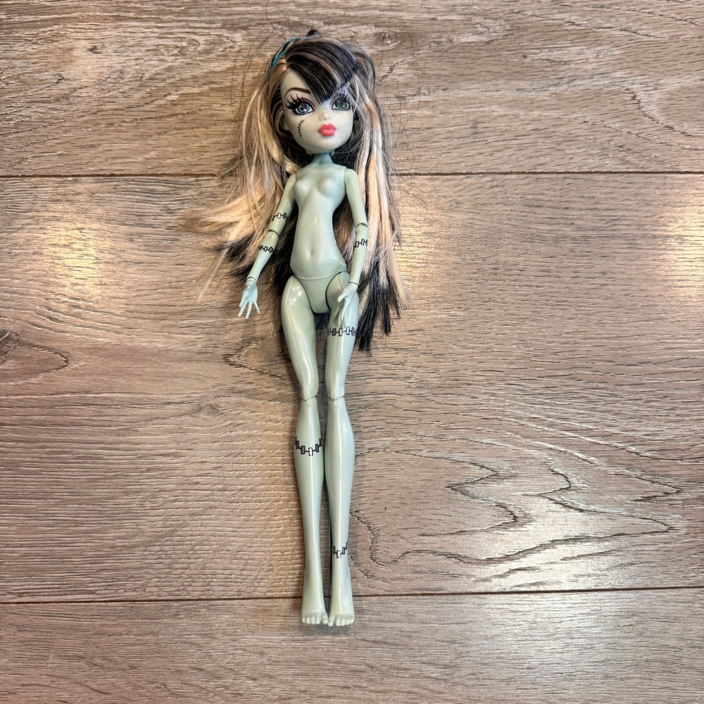 Monster High Frankie Stein Dead Tired Doll Light Green Skin Stitched Details